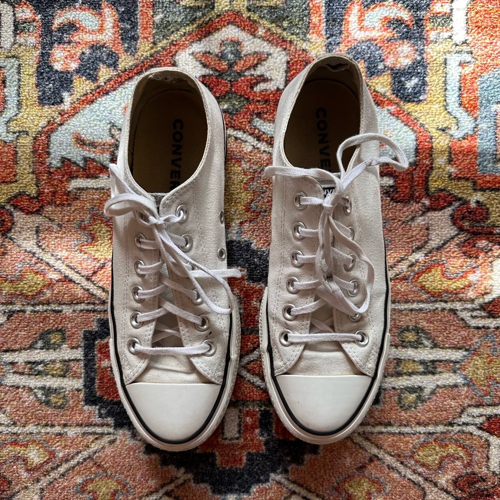 Converse - Picture 2 of 7